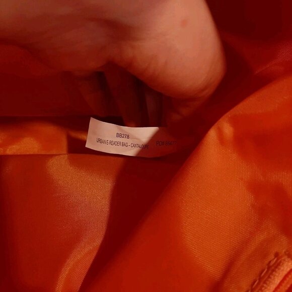 3/$20 Ganz Beyond A Bag Urban E Reader Tote Bag Cantaloupe Orange Bonus Wristlet - Picture 7 of 16